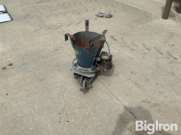 neco-electric-grain-spreader-image-1