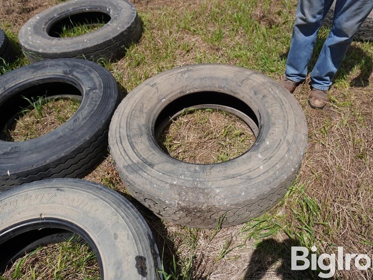11r22.5-tires-image-11