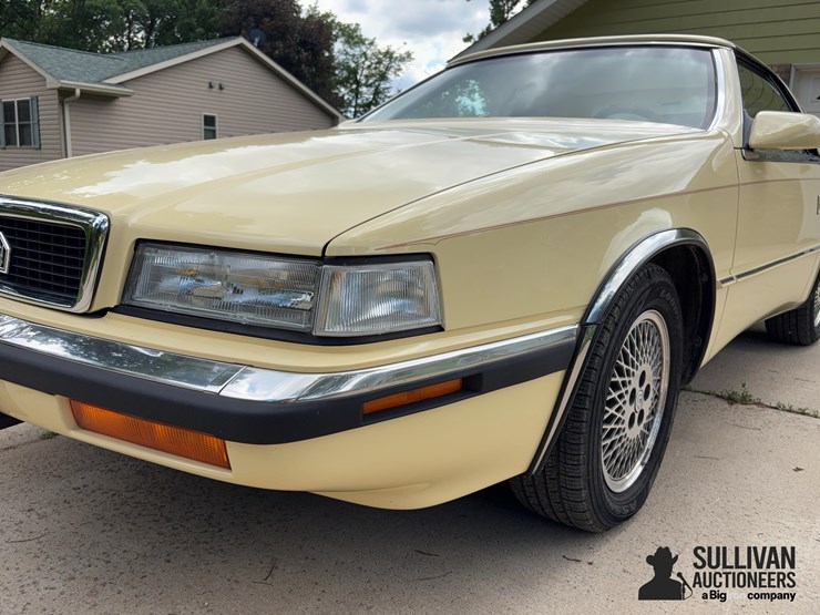 1989-maserati-convertible-coupe-collector-car-image-10