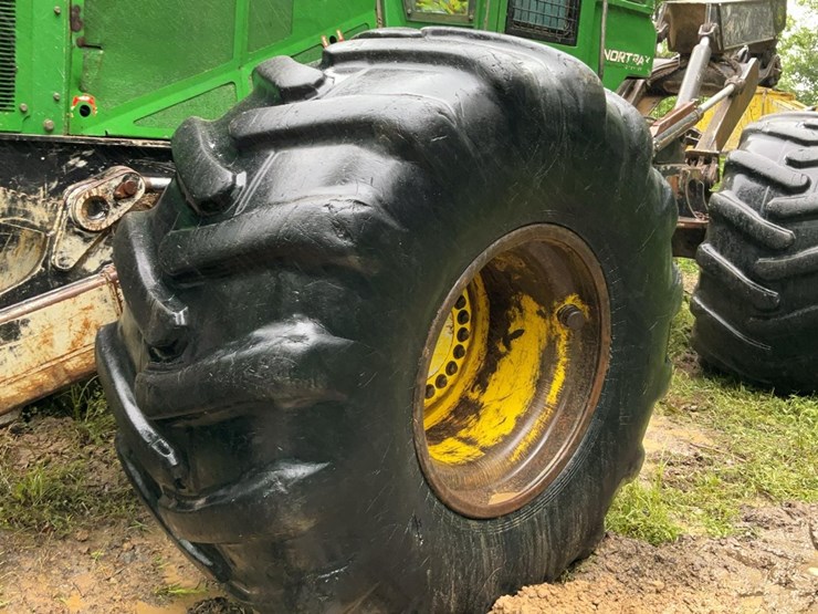 2015-deere-848h-image-17