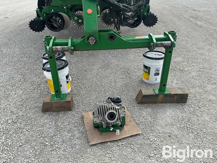 2018-john-deere-1795-image-9