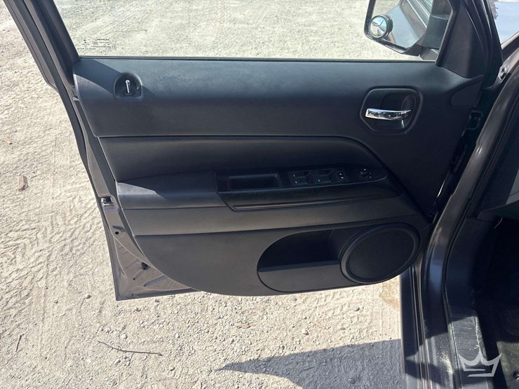 2017-jeep-patriot-image-11
