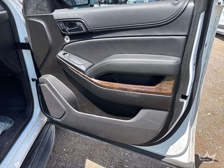 2019-chevrolet-tahoe-image-23