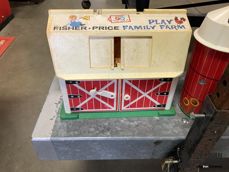 fisher-price-family-farm-toys-&-other-vintage-kids-toys-image-2