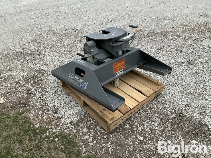 b-&-w-companion-5th-wheel-hitch-image-7