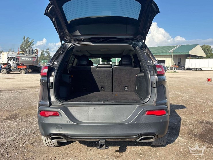 2016-jeep-cherokee-image-25