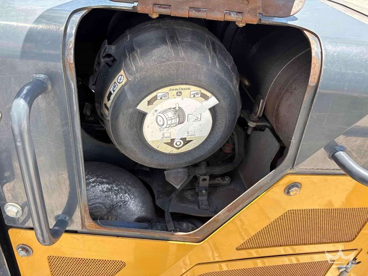 2018-deere-650k-image-68