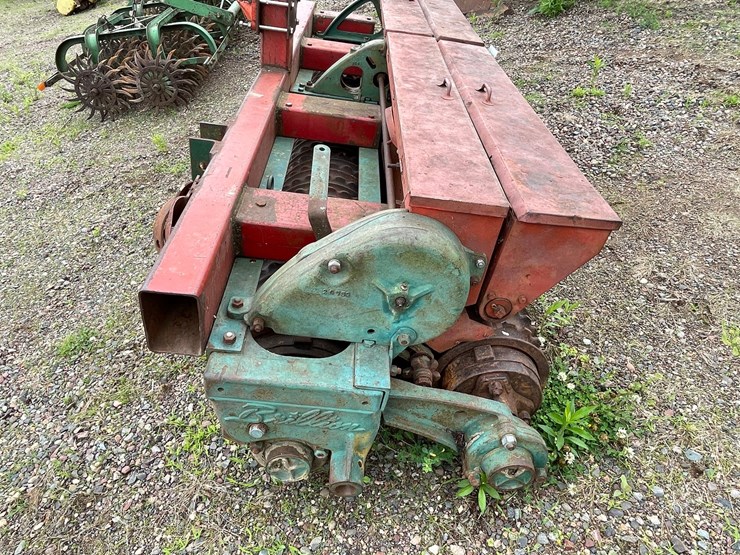 #4914-•-brillion-3-point-seeder-image-13