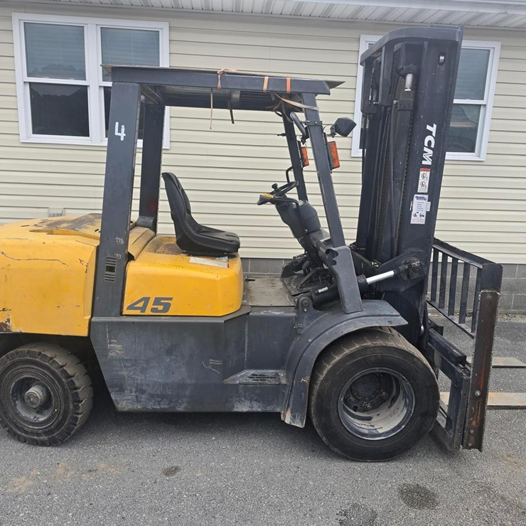 #109 • TCM FD45T2 Forklift
