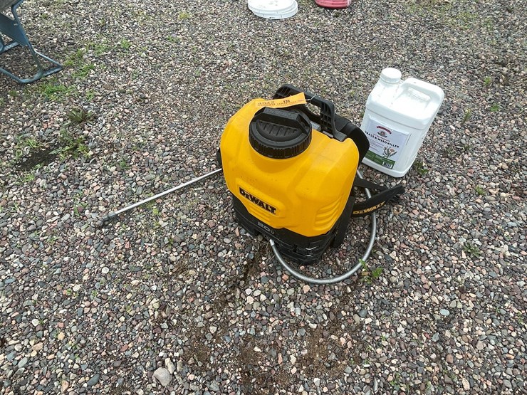 #4942-•-dewalt-20v-cordless-backpacker-sprayer-image-2