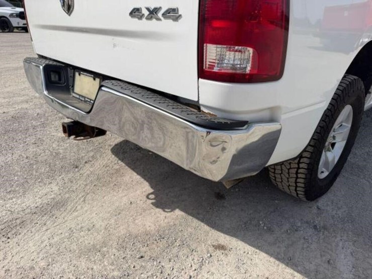 2017-ram-1500-slt-image-41