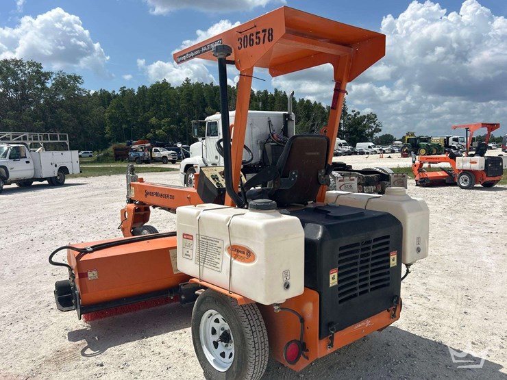 2019-laymor-sm300-towable-ride-on-rotating-sweeper-image-4