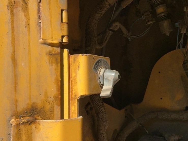 2004-deere-700h-lgp-image-22