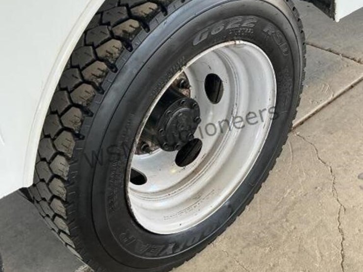 2017-ford-f550-image-8