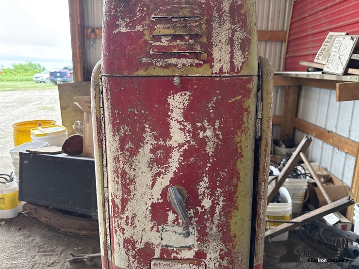 wayne-pump-co-80-fuel-pump-image-13