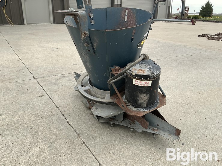 neco-electric-grain-spreader-image-13