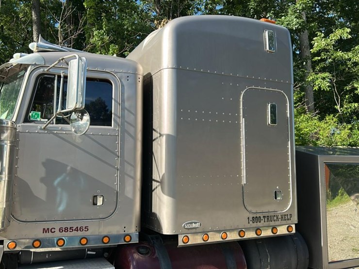 1979-peterbilt-359-image-15