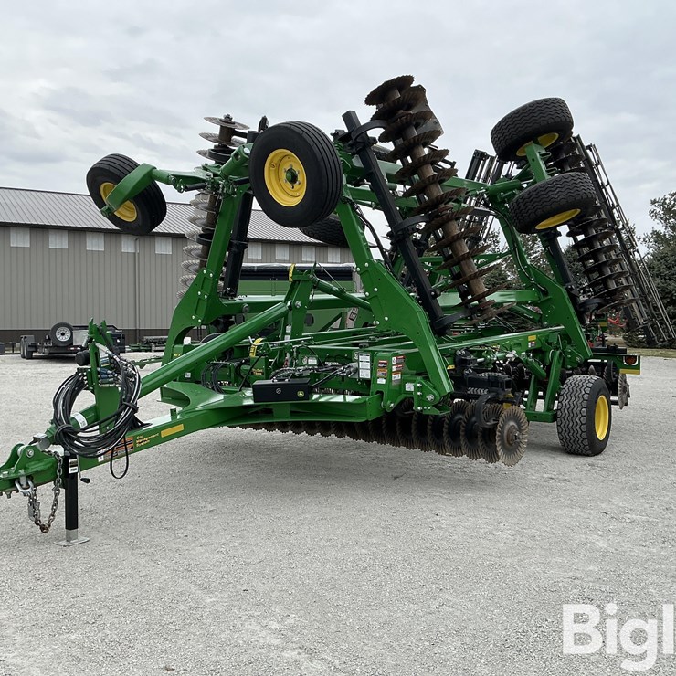 2022 JOHN DEERE 2660VT