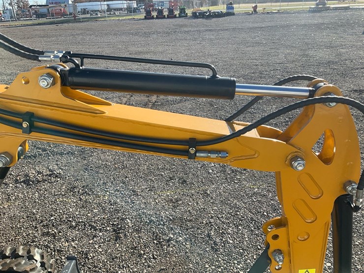 #1209-•-damaged-ats-rt15r-mini-excavator-image-11