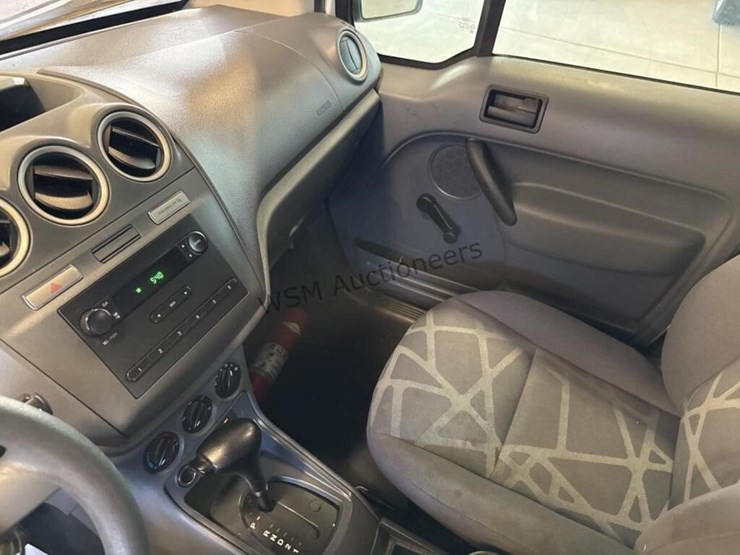 2013-ford-transit-connect-image-21