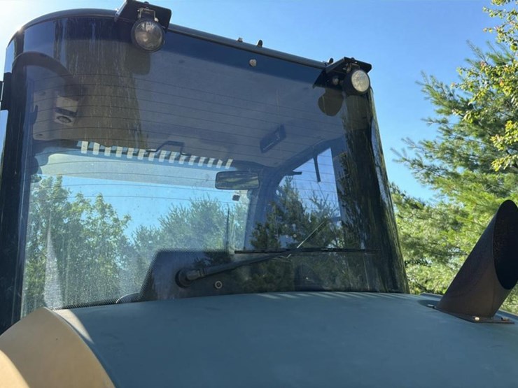 2016-john-deere-64-image-51