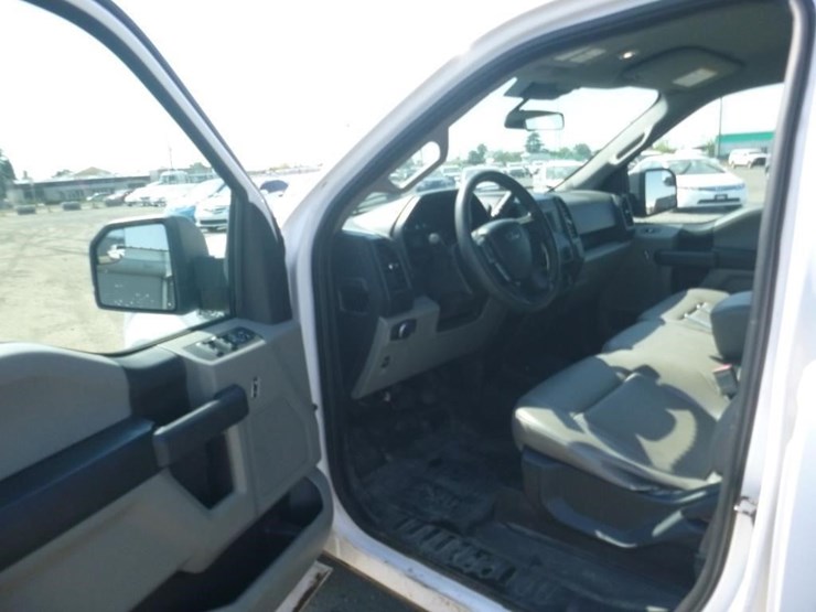 2020-ford-f150-image-5