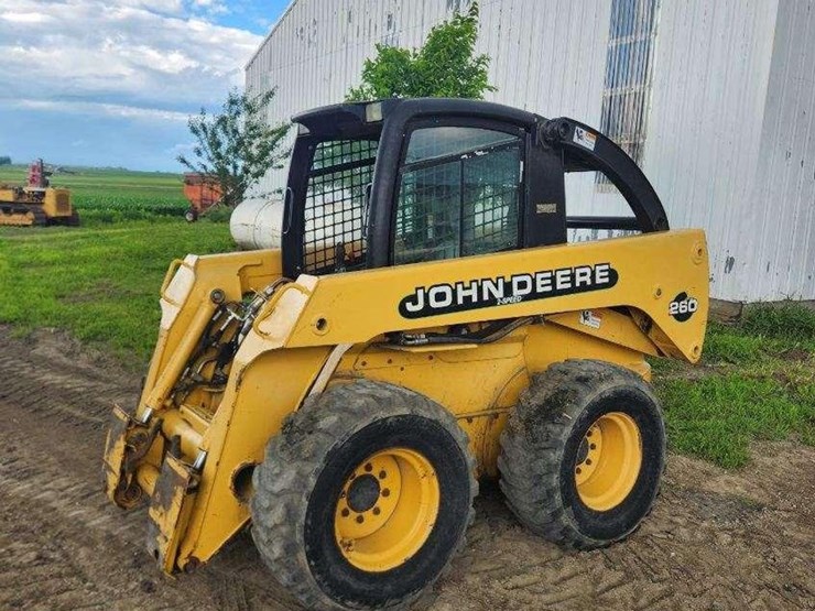 2000-john-deere-260-image-1