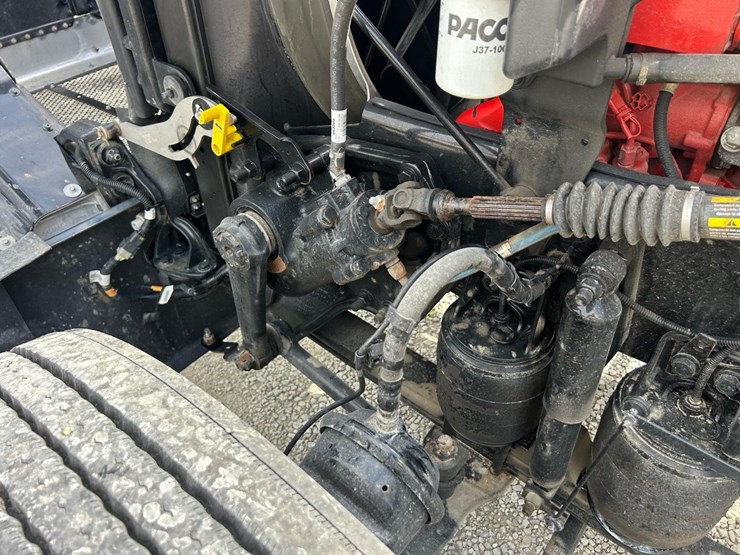 2024-peterbilt-389-image-43