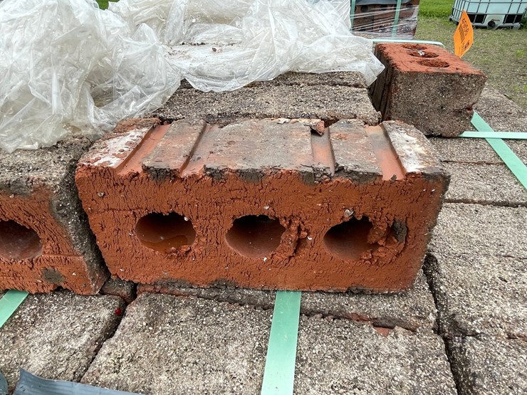 #4956-•-pallet-of-bricks-image-6