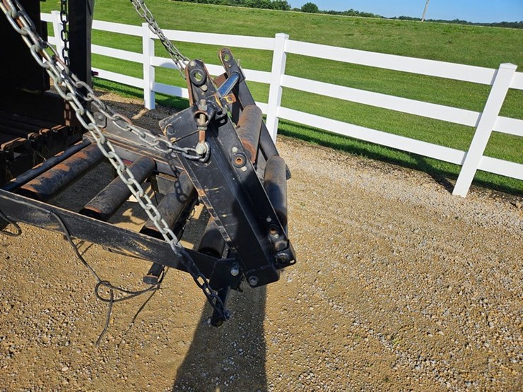 new-holland-590-image-28