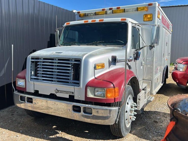 #153-•-1995-international-4700lp-heavy-duty-service-truck-image-1