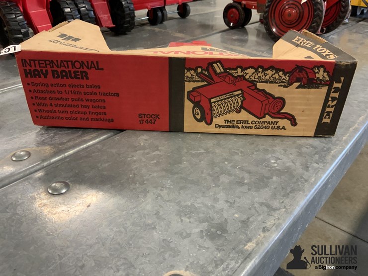 ertl-international-1/16-hay-baler-image-6