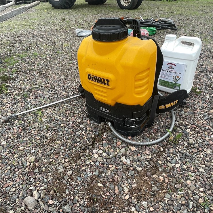 #4942 • Dewalt 20V Cordless Backpacker Sprayer