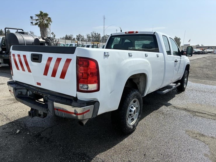 2012-gmc-2500hd-image-3