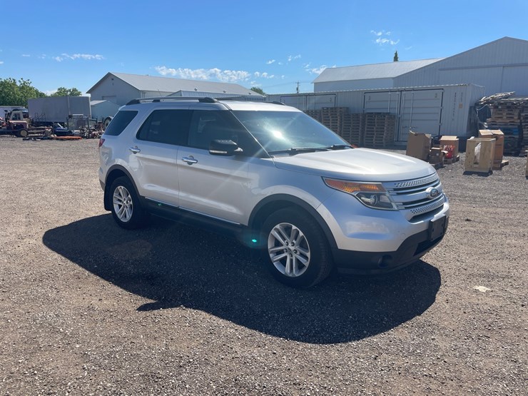 2014-ford-explorer-image-3