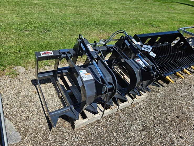 #324-•-2026-stout-66-9-skid-steer-66"-grapple-bucket-image-7