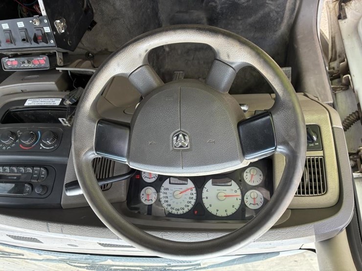 2005-dodge-ram-2500-image-13
