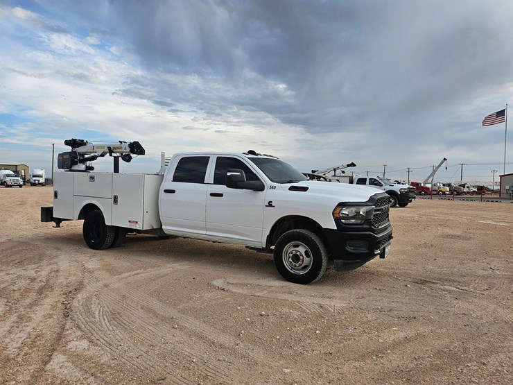 2024-dodge-3500-image-2