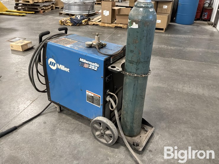 miller-millermatic-252-wire-welder-image-12