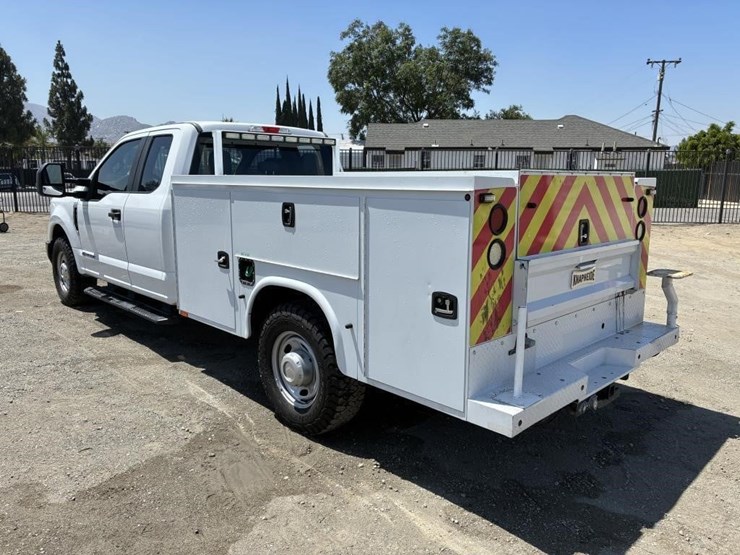 2017-ford-f350-image-4