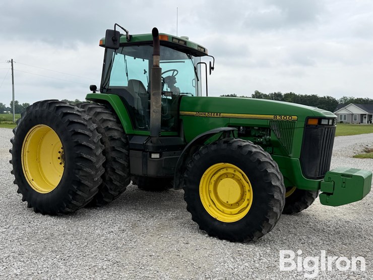 1995-john-deere-8300-image-3