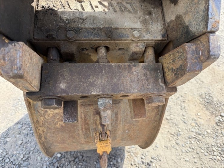 2012-caterpillar-430e-image-29