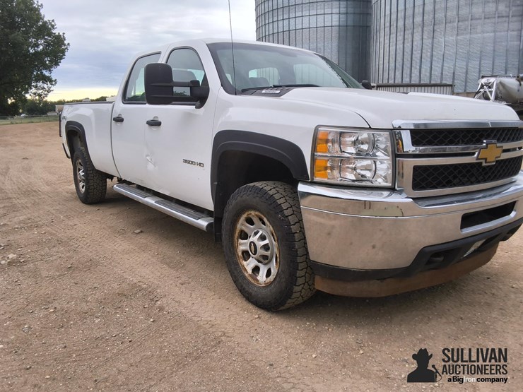 2012-chevrolet-silverado-3500-image-3