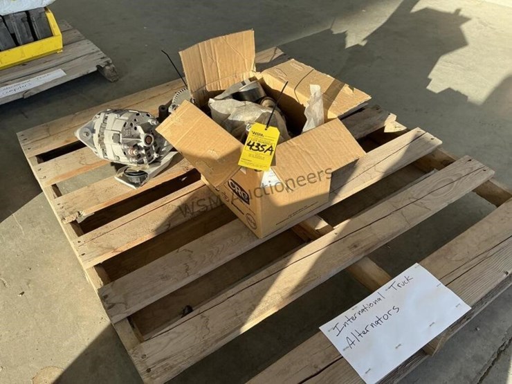 pallet-of-international-truck-alternators-image-1