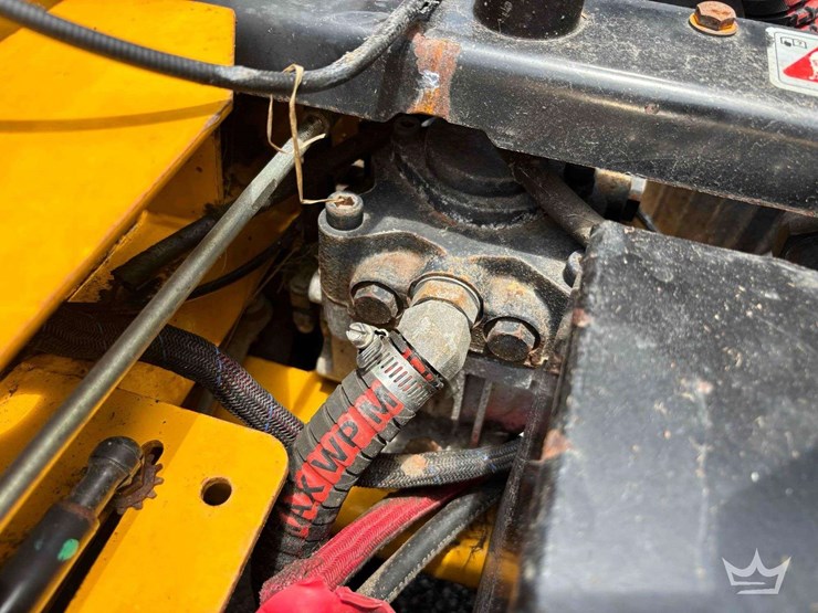 2015-hustler-super-z-72in-zero-turn-mower-image-27