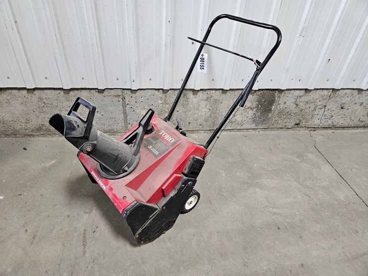 #155-•-toro-ccr1000-snow-thrower-image-10
