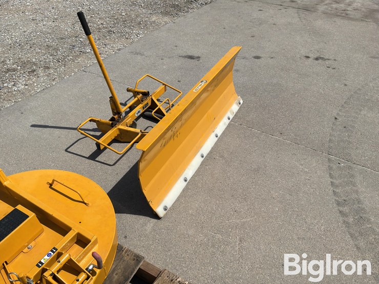 walker-mower-deck-&-snow-blade-image-14