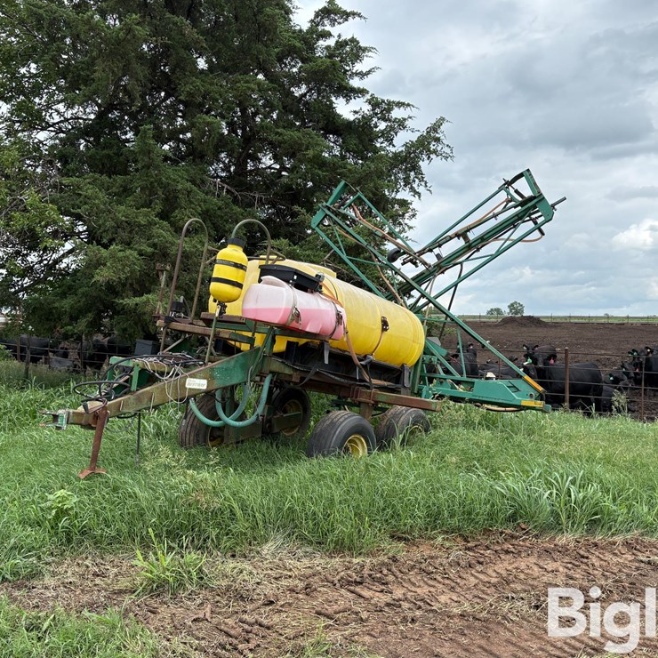 Ritchie Bestway Pull-Type Sprayer