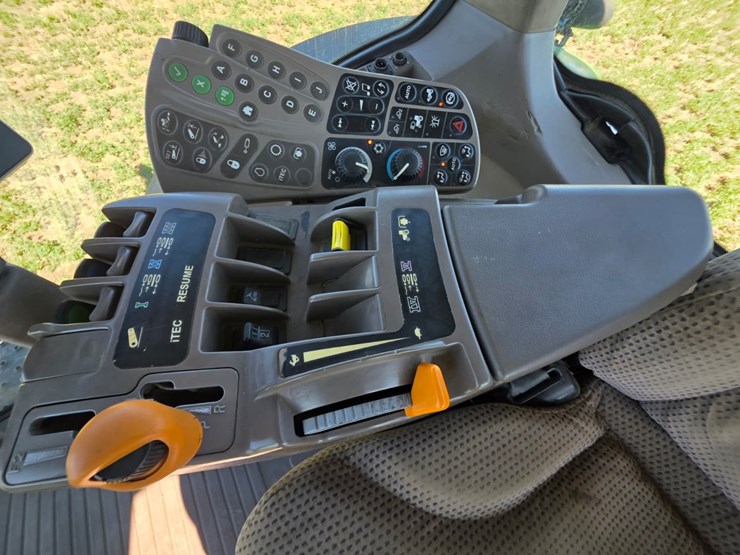 john-deere-7230r-image-24