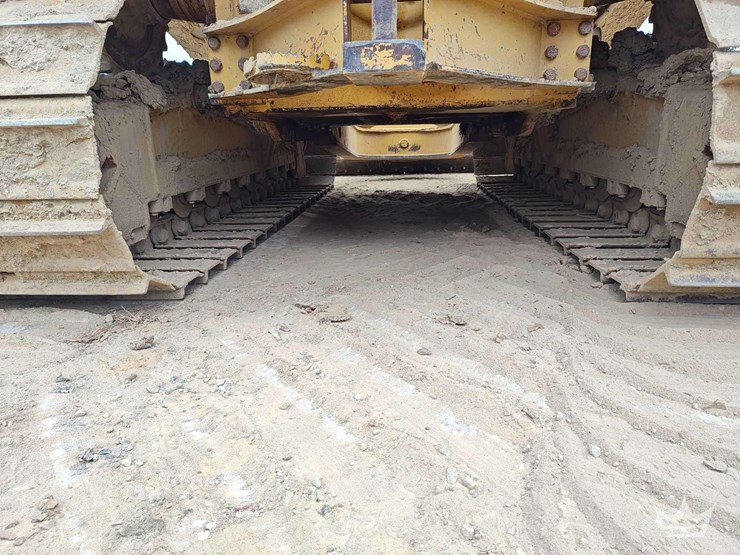2016-caterpillar-d6h-image-8